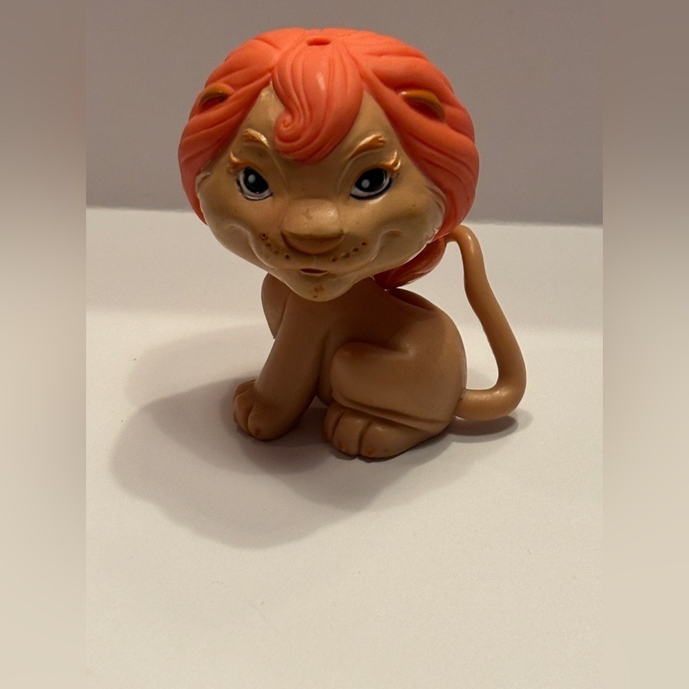 Bobble Head Pet Lion Regan